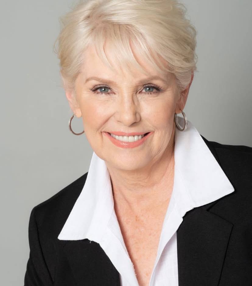 linda robert Fashion Designer
